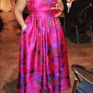 🌺Sleeveless Floral Ballgown with Full Skirt 🌺